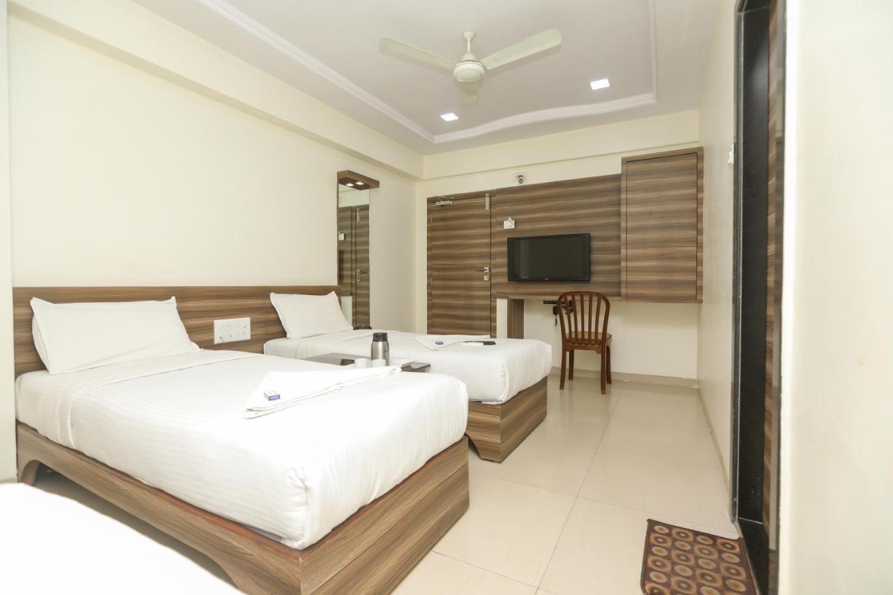 Hotel Mid Town Mumbai Bagian luar foto