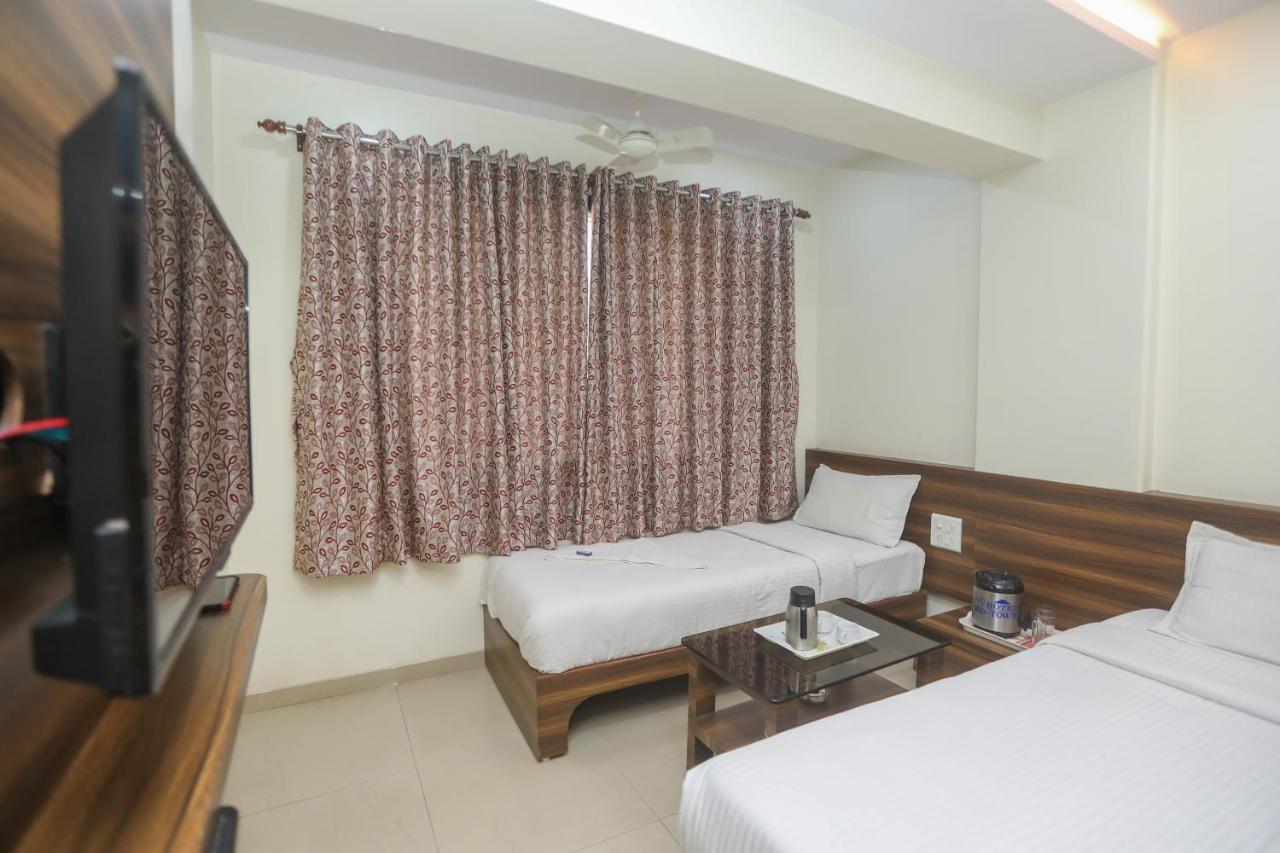 Hotel Mid Town Mumbai Bagian luar foto