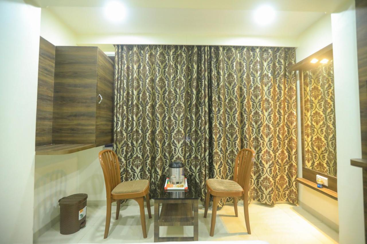 Hotel Mid Town Mumbai Bagian luar foto