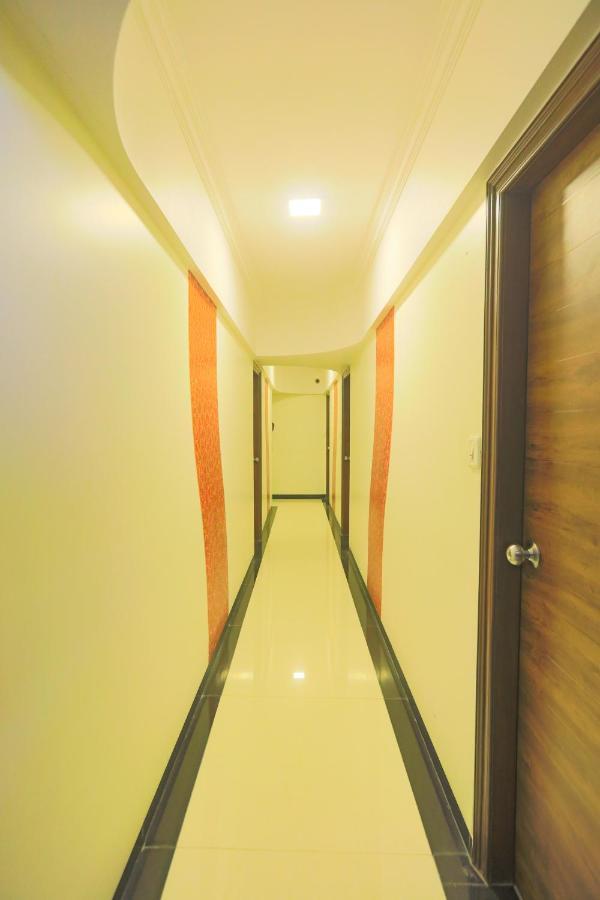 Hotel Mid Town Mumbai Bagian luar foto