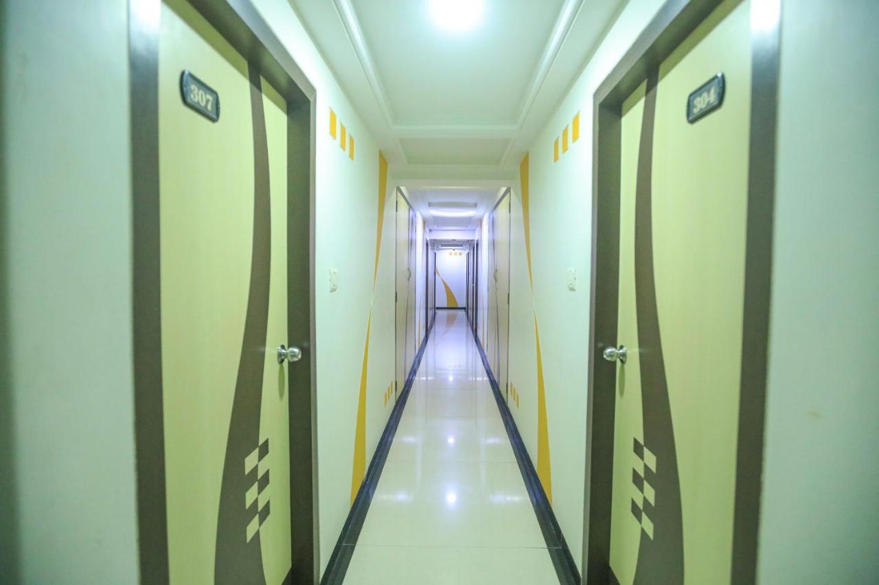 Hotel Mid Town Mumbai Bagian luar foto