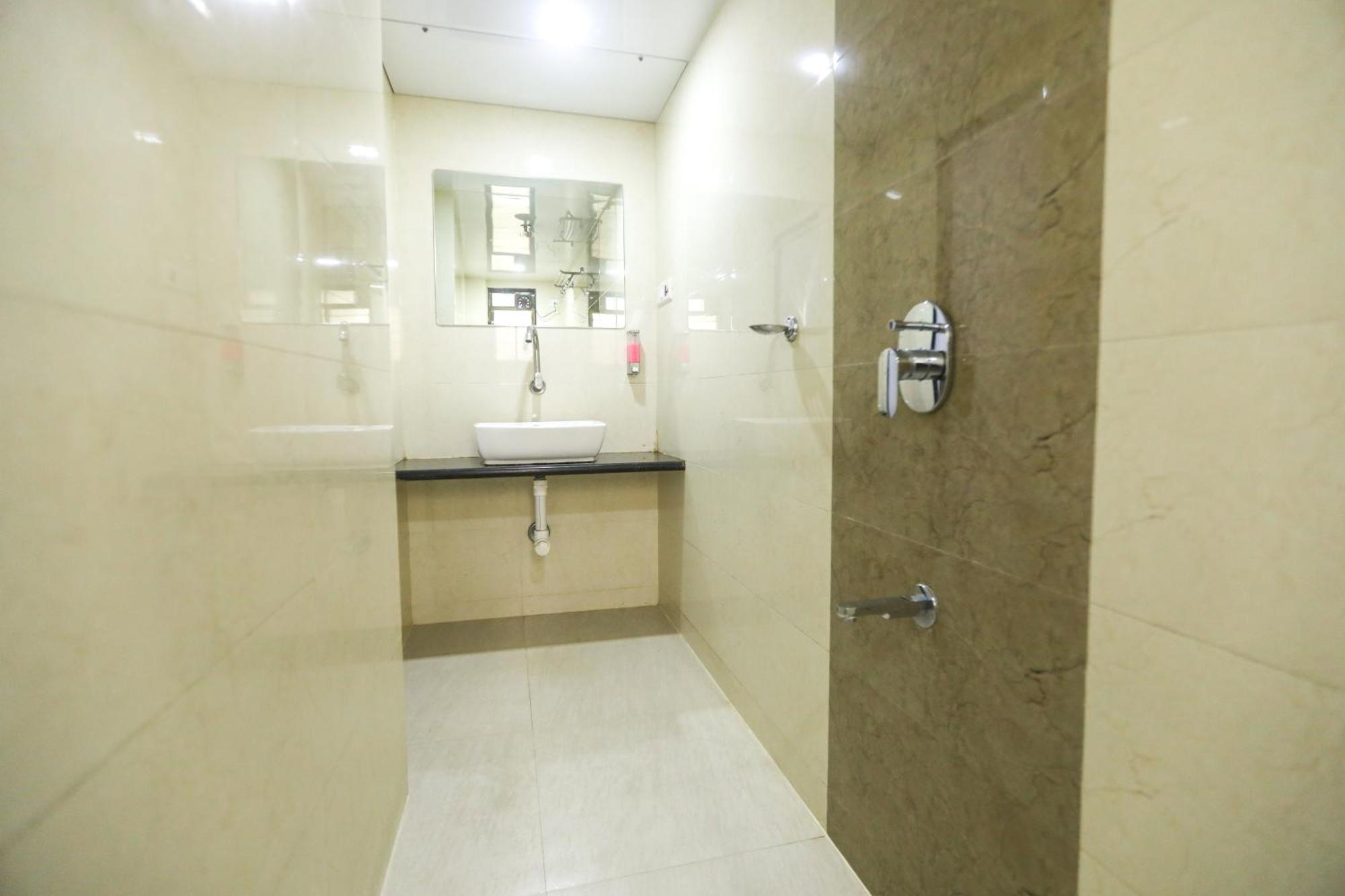 Hotel Mid Town Mumbai Bagian luar foto