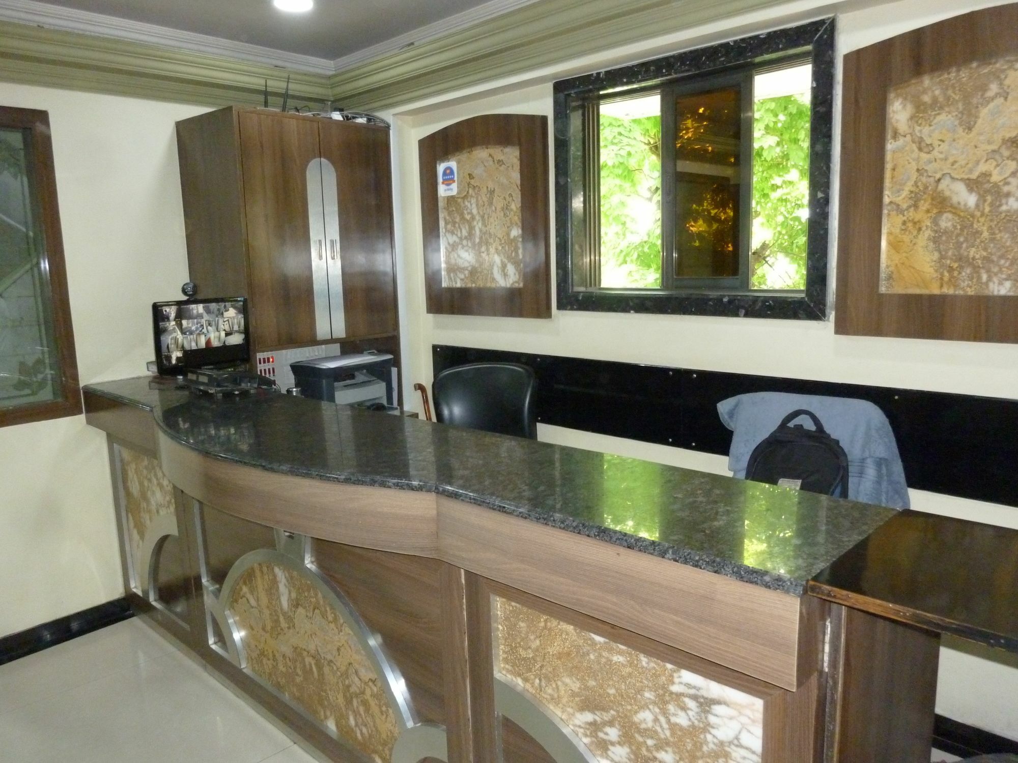 Hotel Mid Town Mumbai Bagian luar foto